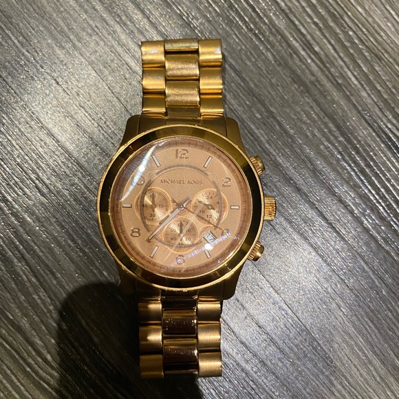 Men’s Michael Kors rose gold watch. - Picture 2 of 3